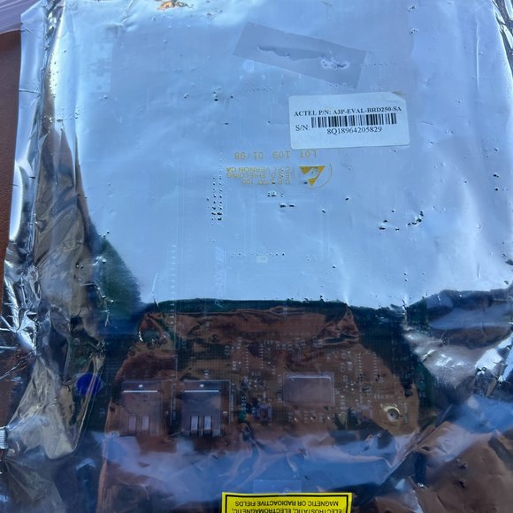 Actel A3PE-A3P-EVAL-BRD1 REV.3‎ Board - Picture 10 of 11